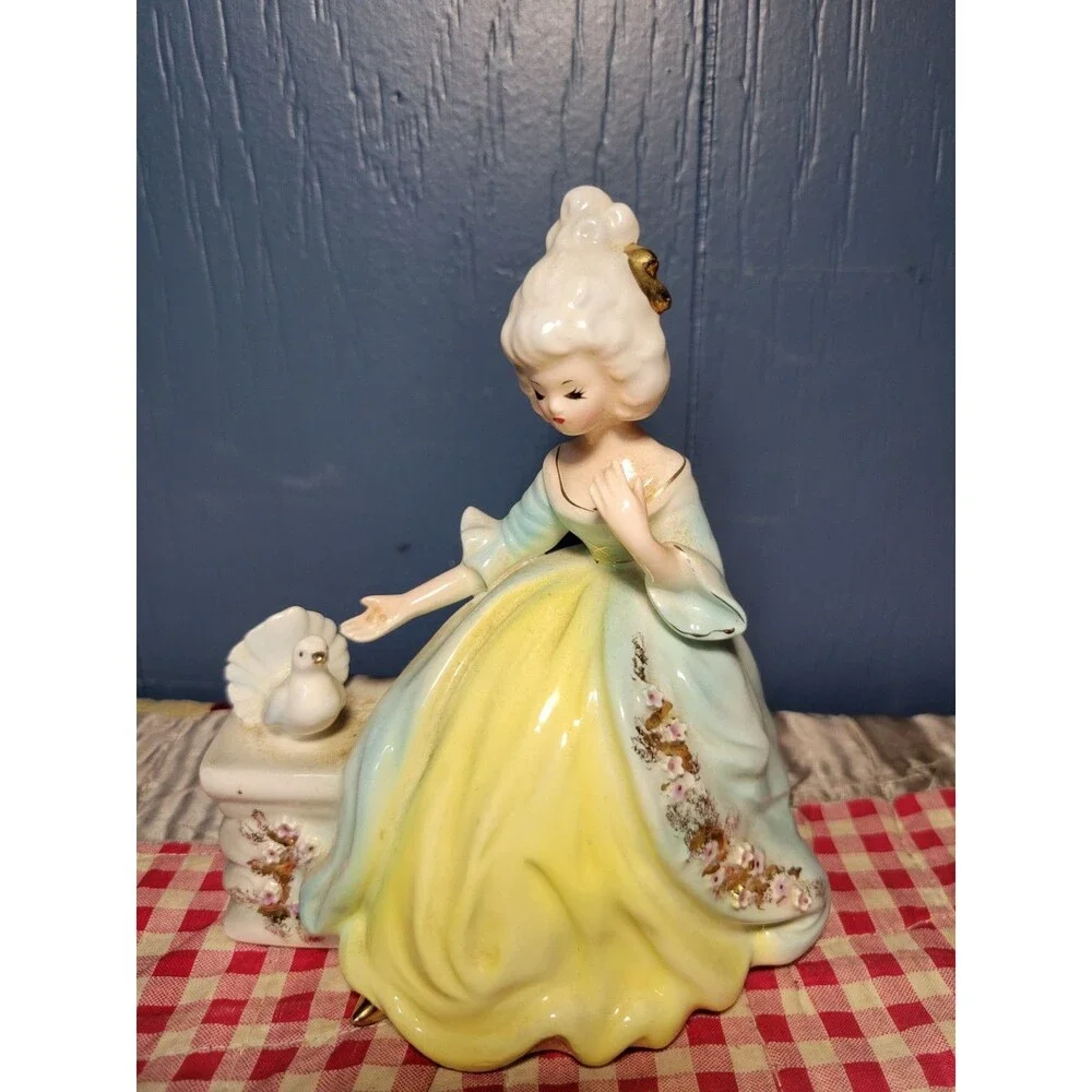 Rare Joseph Originals Anna Italian Aristocrats Series Lady Feeding A Bird